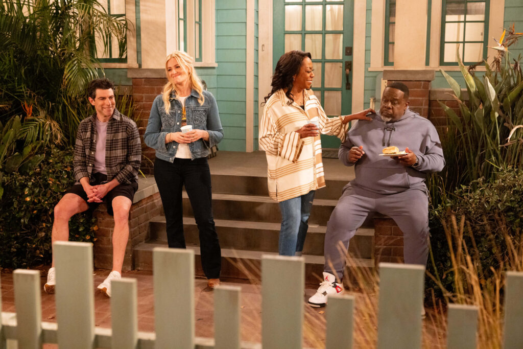 Cedric the Entertainer, Max Greenfield, Tichina Arnold, & Beth Behrs in The Neighborhood