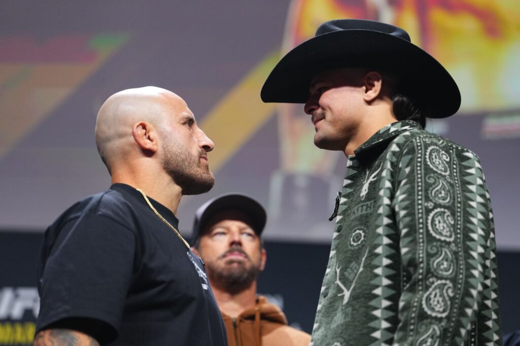 UFC 325 fighters Alexander Volkanovski and Diego Lopes