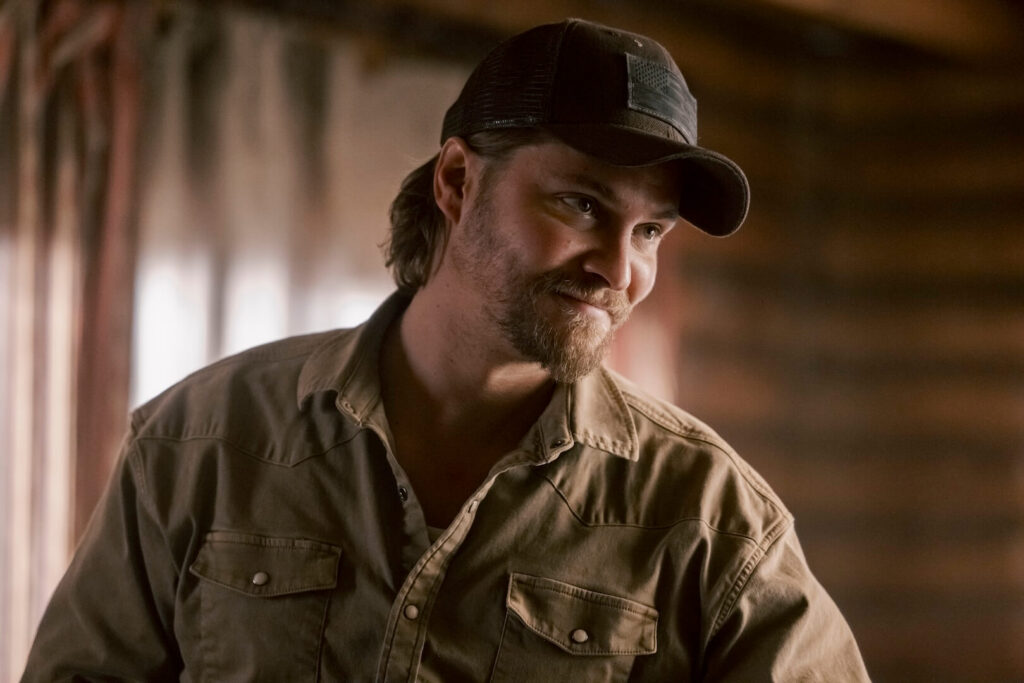 Luke Grimes as Kayce Dutton Marshals S1
