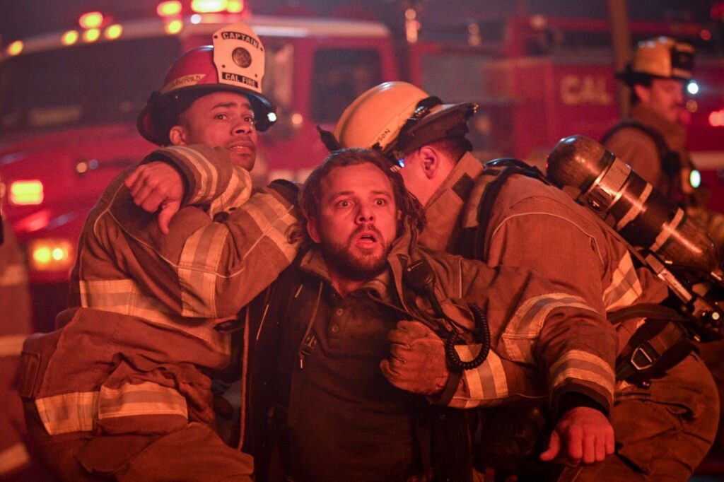 Bode (Max Thieriot) in Fire Country