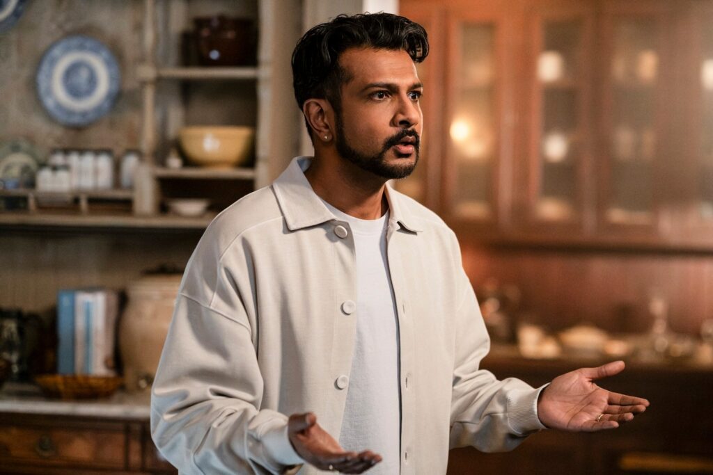 Utkarsh Ambudkar as Jay in Ghosts