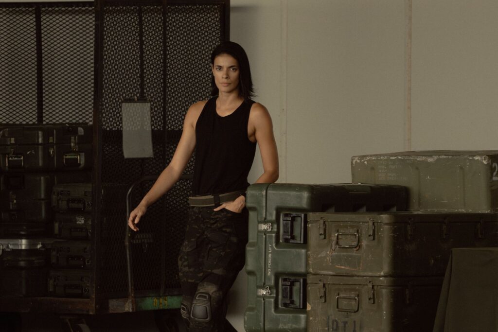 Laysla De Oliveira as Cruz Manuelos in Lioness
