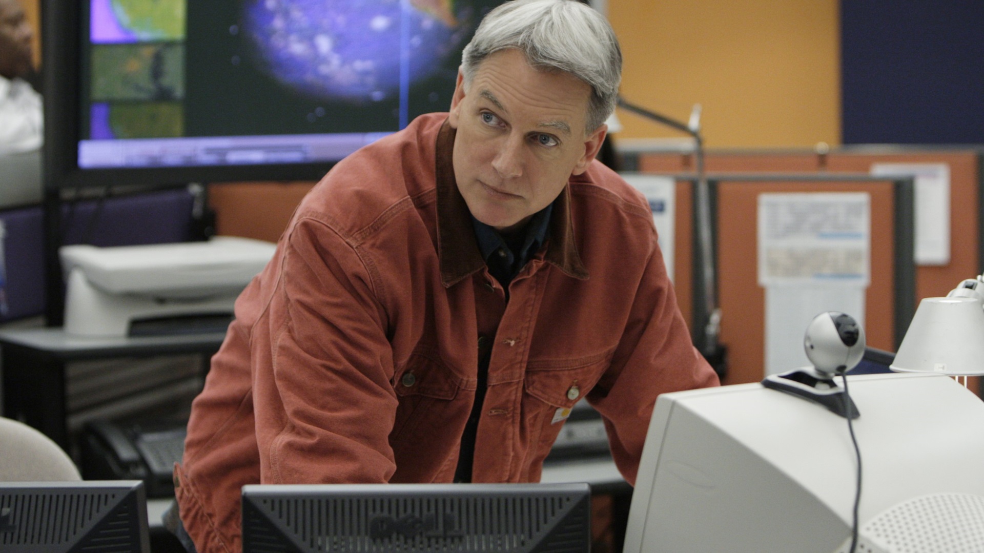 "Stakeout"--When a high-tech naval radar goes missing, Gibbs (Mark Harmon) and the NCIS team stake out a warehouse to catch a suspected thief -- but witnesses a murder instead on NCIS, Tuesday, April 8 (8:00-9:00 PM, ET/PT) on the CBS Television Network