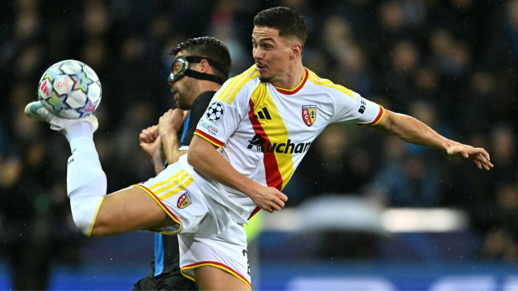 Lens' Croatian midfielder #29 Franjo Ivanovic controls the ball during the UEFA Champions League, league phase matchday 3, football match between Club Brugge KV and RC Lens at the Jan Breydel Stadium in Bruges on October 21, 2026.