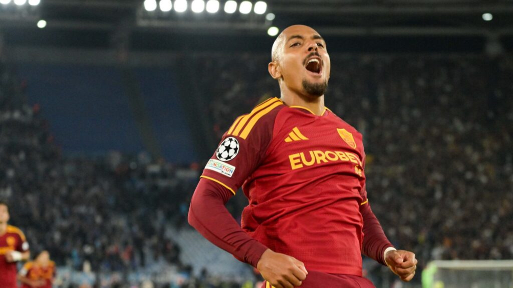 ROME, ITALY - OCTOBER 20: Donyell Malen of AS Roma celebrates after scoring his team's fourth goal during the UEFA Champions League 2026/27 League Phase MD3 match between AS Roma and SK Slovan Bratislava at Stadio Olimpico on October 20, 2026 in Rome, Italy. (Photo by Silvia Lore/Getty Images)