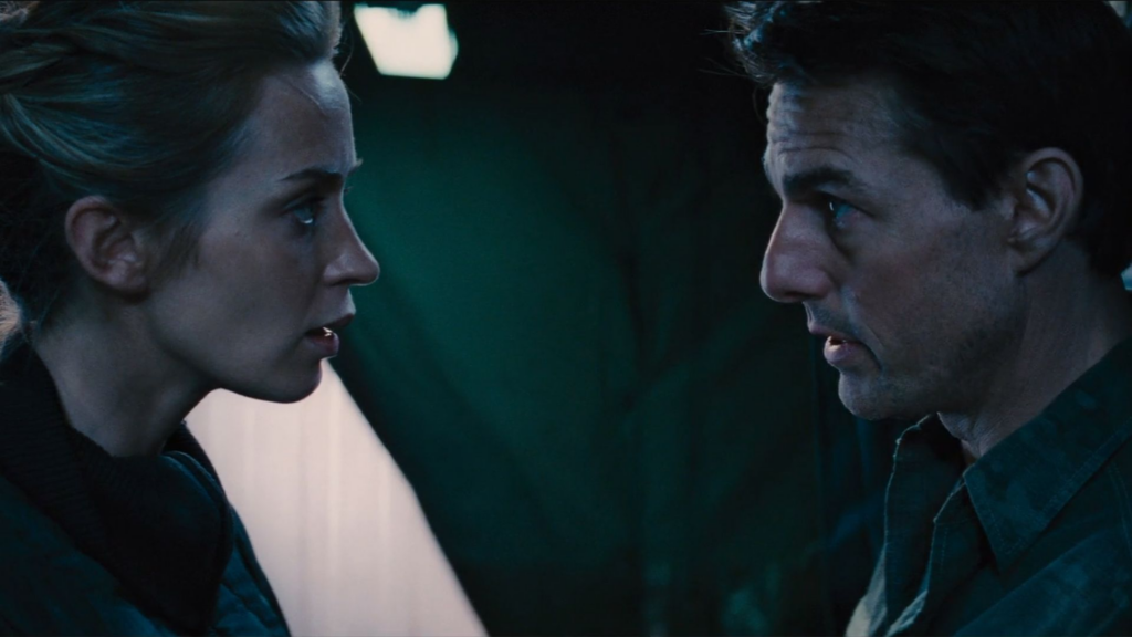 Emily Blunt and Tom Cruise as William Cage in Edge of Tomorrow